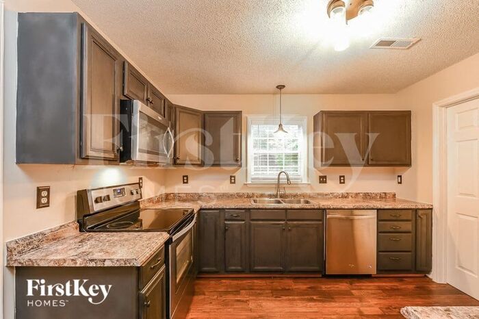 Building Photo - 270 Coghill Dr