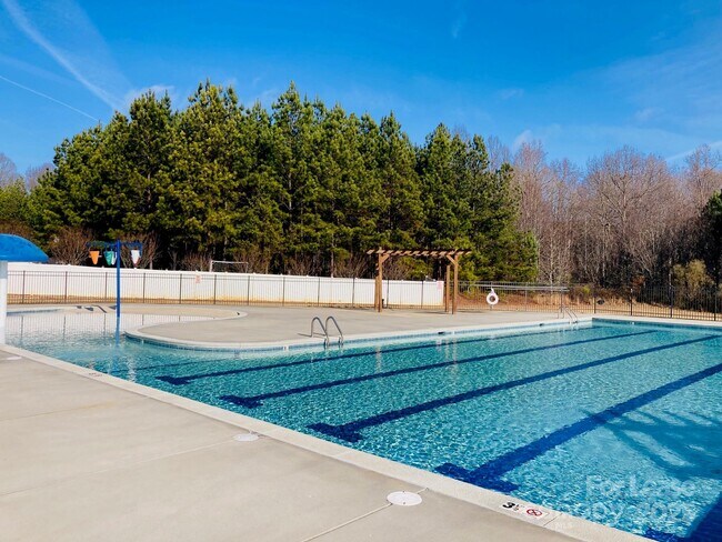 Building Photo - 2473 Seagull Dr