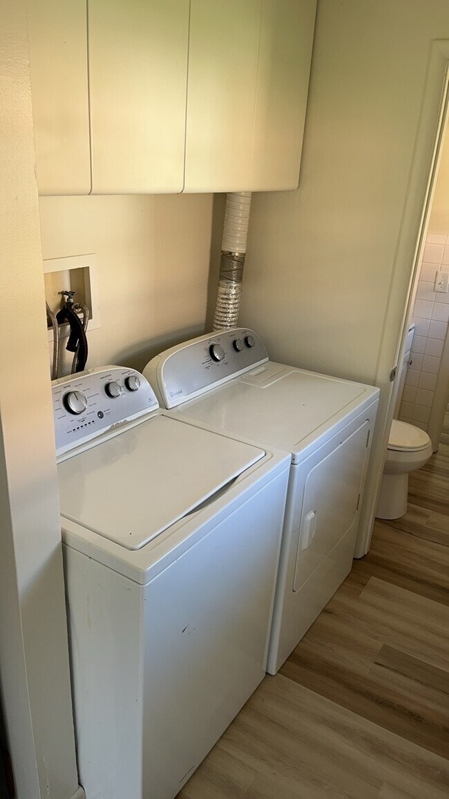 Building Photo - 3043 Regent St