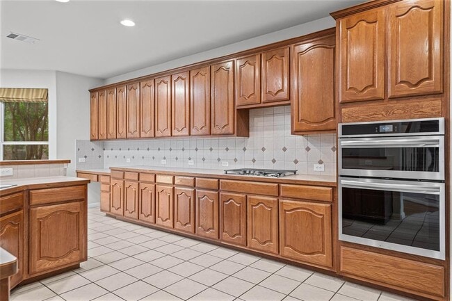 Building Photo - 10700 Pointe View Dr