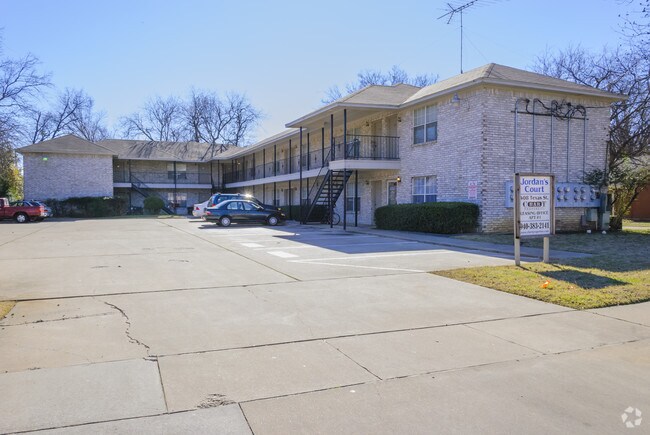 Building Photo - Jordan's Court Apartments