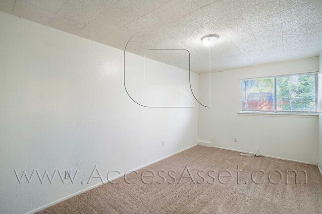 Building Photo - Charming Home in Historic Downtown Lake Elsinore!