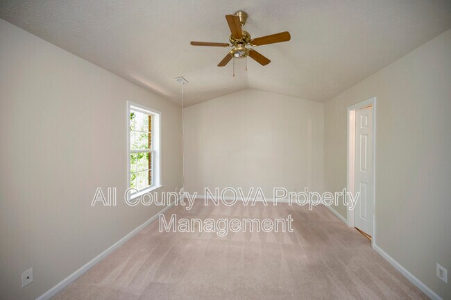 Building Photo - 610 Kensington Dr
