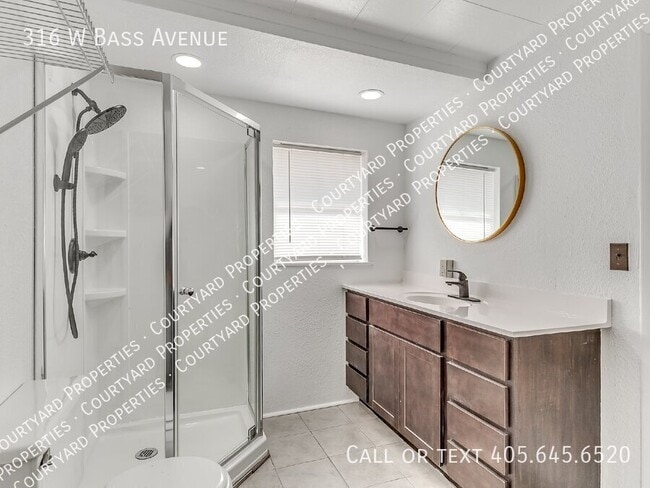 Building Photo - 316 W Bass Ave