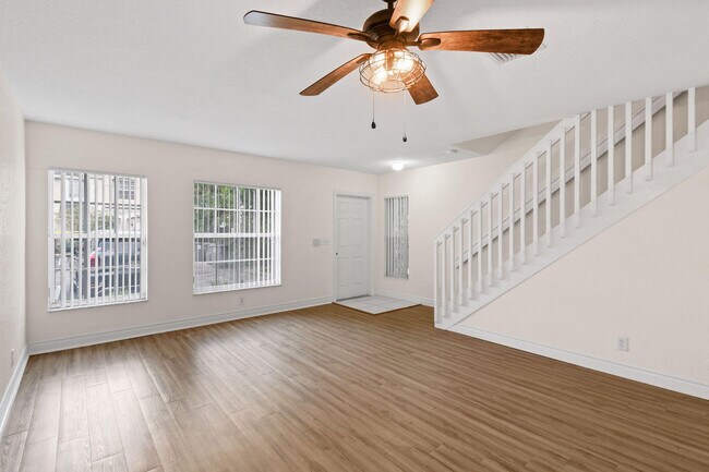 Building Photo - 954 Summit Lake Dr