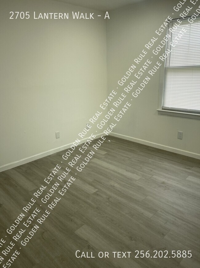 Building Photo - 2705 Lantern Walk SE