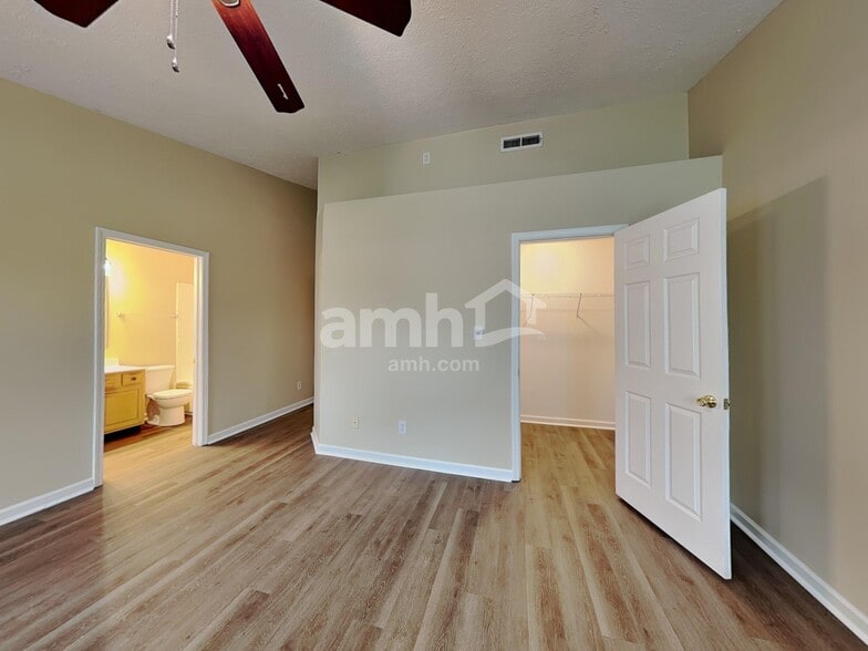 Building Photo - 1493 Brigade Cir