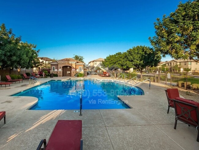 Building Photo - 11689 N 166th Dr