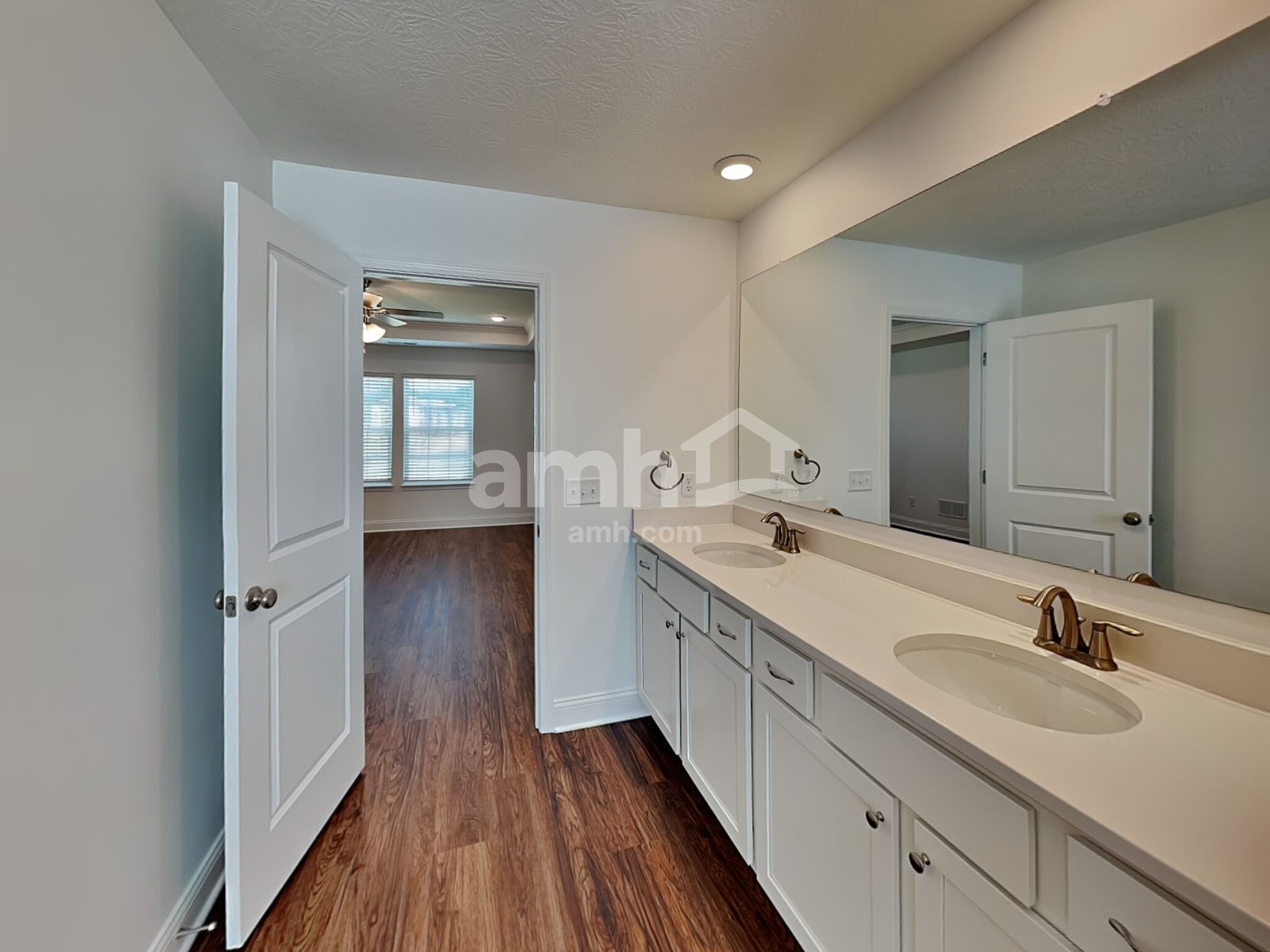 Building Photo - 5953 Hagar Vly Dr