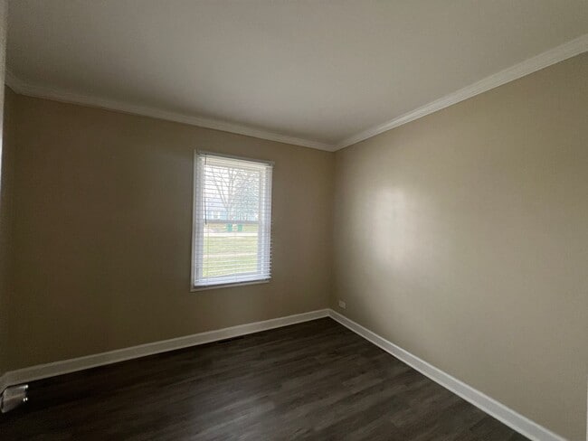 Building Photo - 206 Raupp Blvd