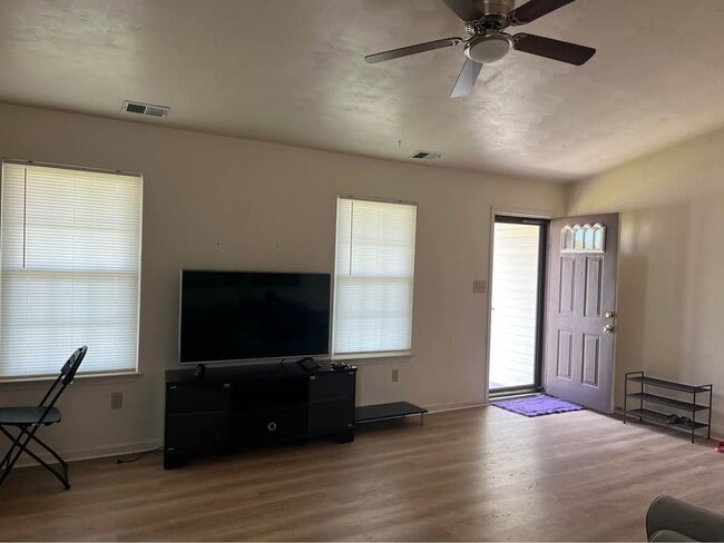 Building Photo - 2084 Rock Lake Loop
