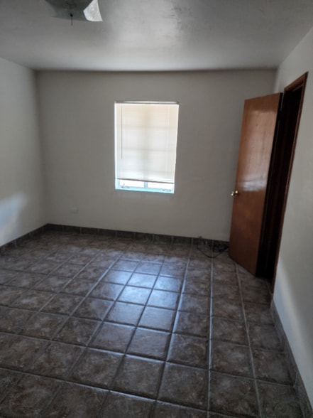 Building Photo - 2525 N Edith Blvd