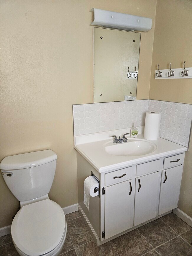 Building Photo - 120 Periwinkle Way