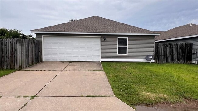 Building Photo - 4419 W Pecan St