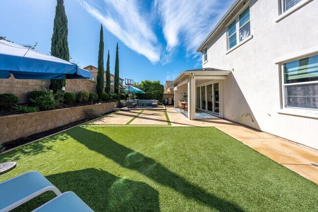 Building Photo - Stunning 5BR/5BA Luxury Rental in Irvine’s Great Park