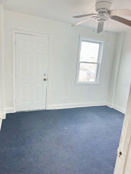 Building Photo - 419 Gusryan St