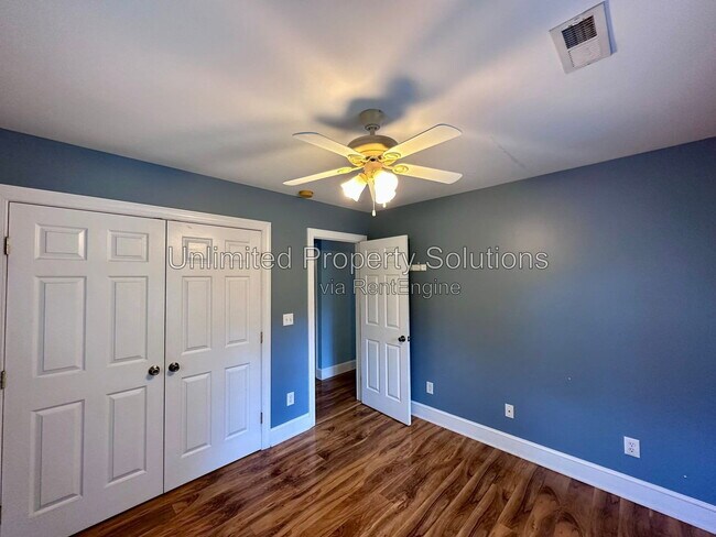Building Photo - 23 Creekstone Ln