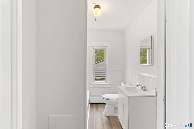 Building Photo - 63 Reynolds St