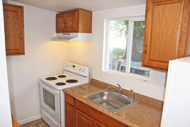 Building Photo - Nice cottage in Tuolumne