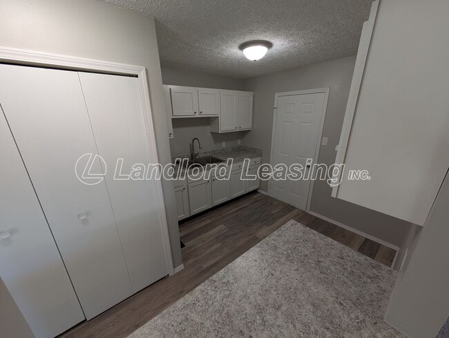 Building Photo - Charming 3-Bedroom Ranch with New Kitchen ...