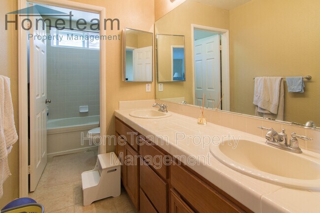 Building Photo - 1549 Hunters Glen Ave