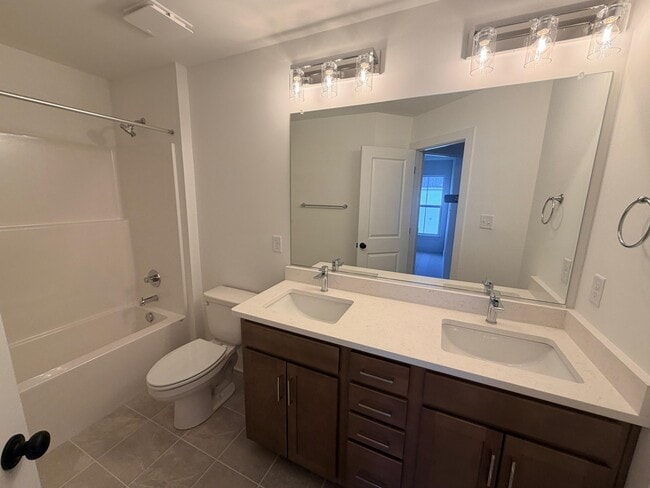 Building Photo - 15375 Sunray Aly