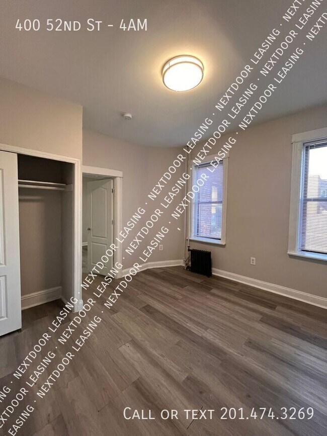 Building Photo - 400 52nd St