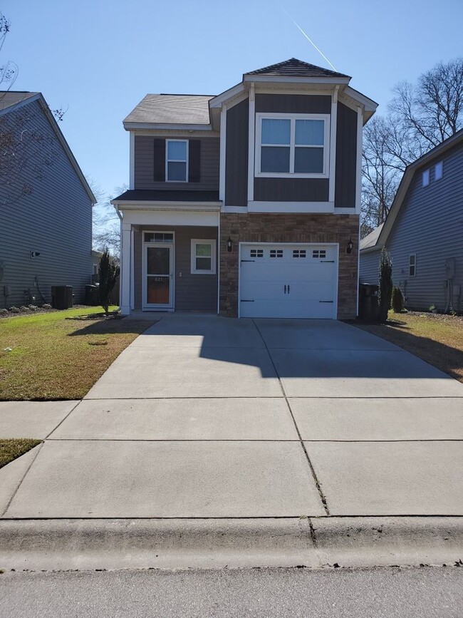 Building Photo - Beautiful 3 Bedroom 2.5 Bath Home Brooklan...