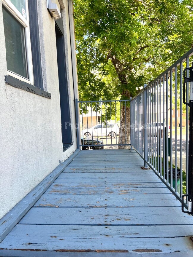 Building Photo - 2306 Glenarm Pl