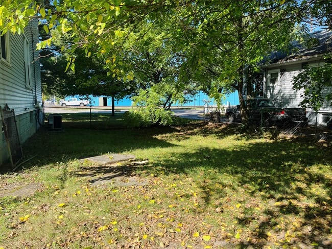 Building Photo - 8402 Blue Ash Rd