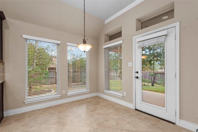 Building Photo - 196 Pine Crest Cir