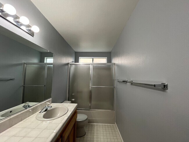 Building Photo - **PENDING**