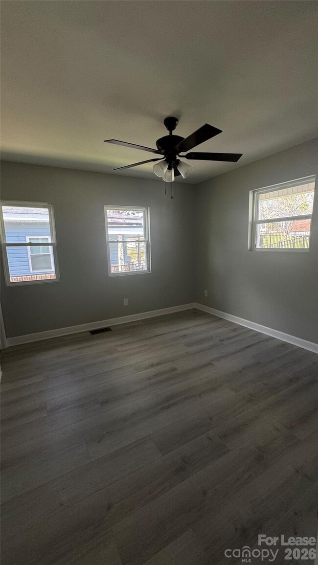 Building Photo - 286 Melrose Dr SW