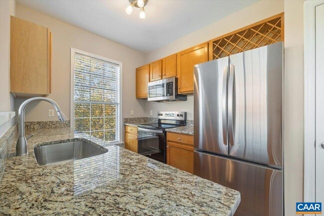 Building Photo - 270 Riverbend Dr