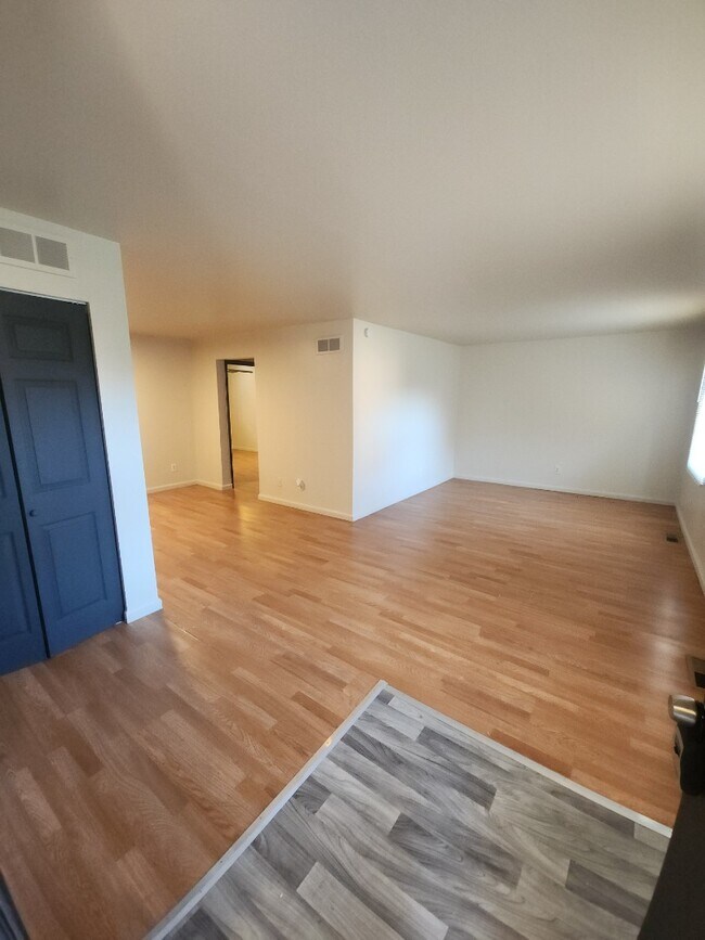 Building Photo - 1 Bedroom 1 Bath