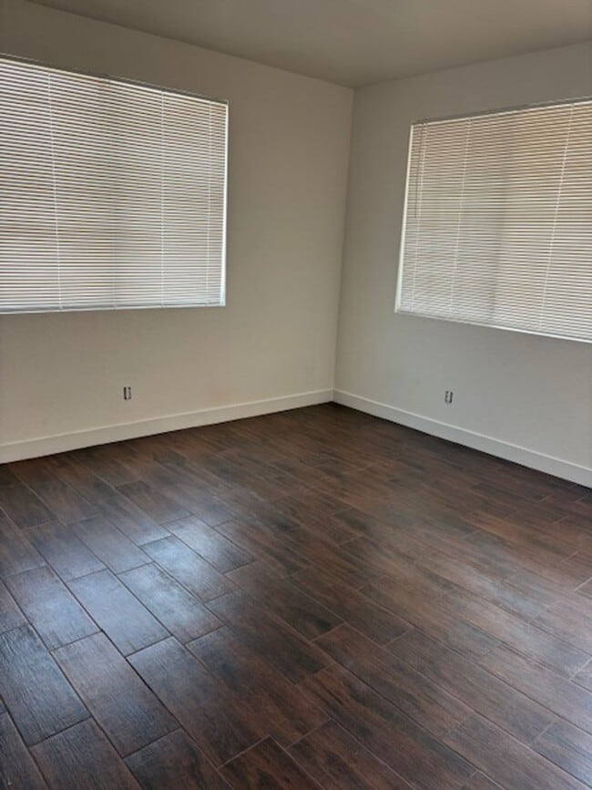 Building Photo - One story home with 3 bedrooms and 2 bath