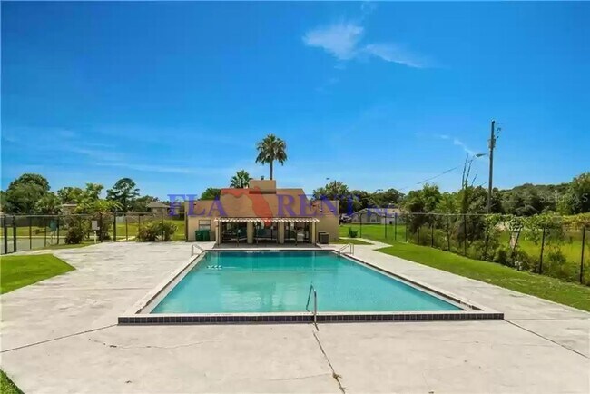 Building Photo - *** APPLICATION PENDING, DO NOT APPY! *** V 2/2 Villa in Winter Springs