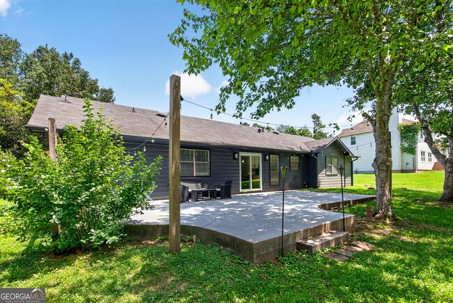 Building Photo - 11525 Matthews Trail