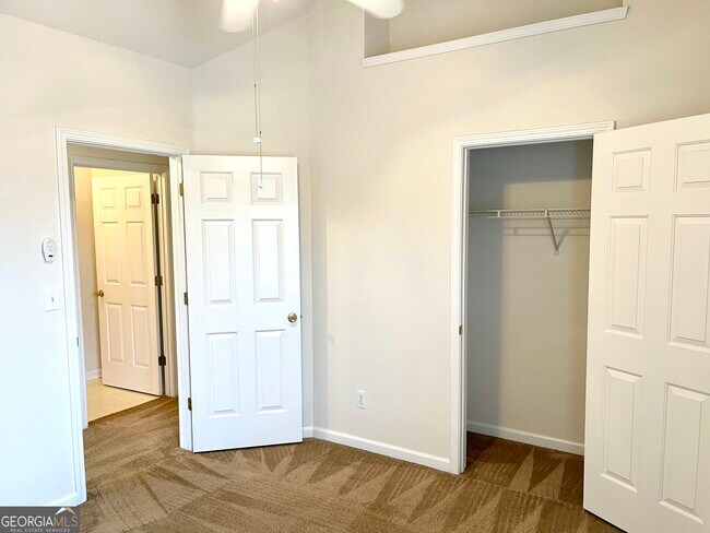 Building Photo - 490 Cherry Branch Ln