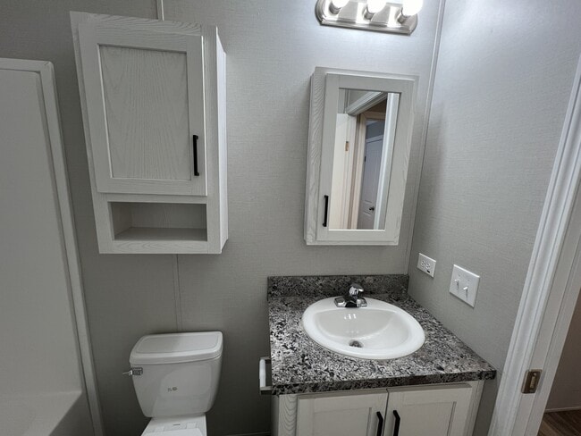 Building Photo - 38058 Pardo Dr