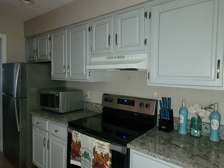 Building Photo - 335 Glendale Ave