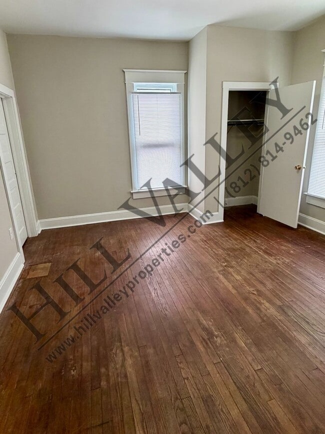 Building Photo - Two Bedroom House