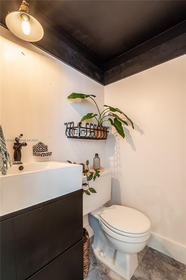 Building Photo - 3166 Bird Ave