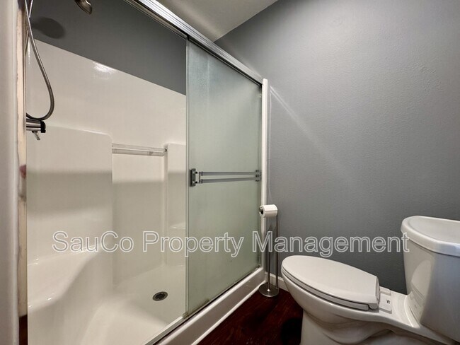 Building Photo - 741 SE Camellia Ct