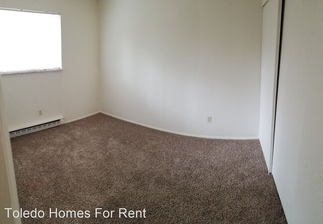 Building Photo - 2255 W Laskey Rd