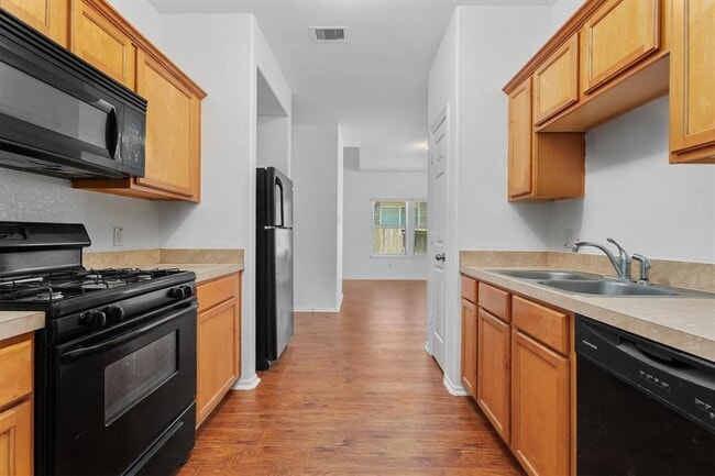 Building Photo - 12230 Turchin Dr