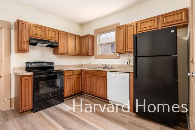 Building Photo - 131 Midland Ave