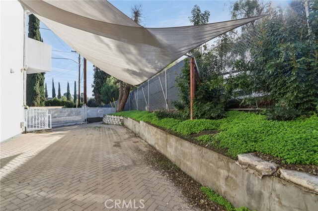 Building Photo - 24334 Crestlawn St