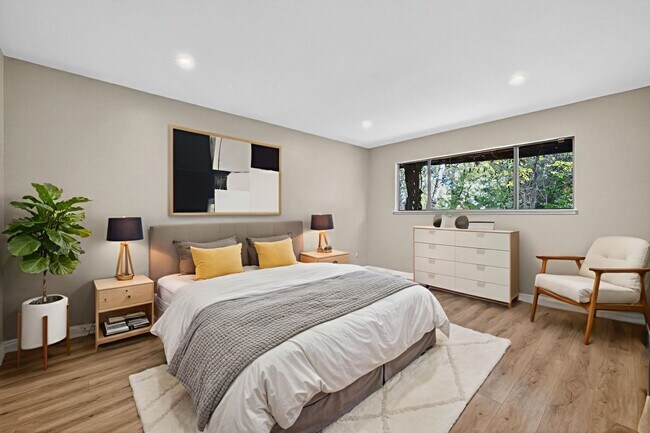 Building Photo - Charming 3-Bed / 2-Bath Retreat on Over an Acre in Sebastopol