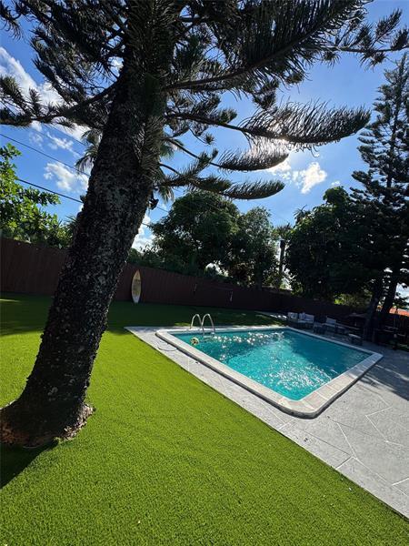 Building Photo - 2132 SW 12th Ct